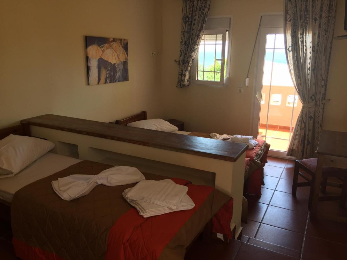 Toulipa Rooms Agia Ermioni Exterior foto