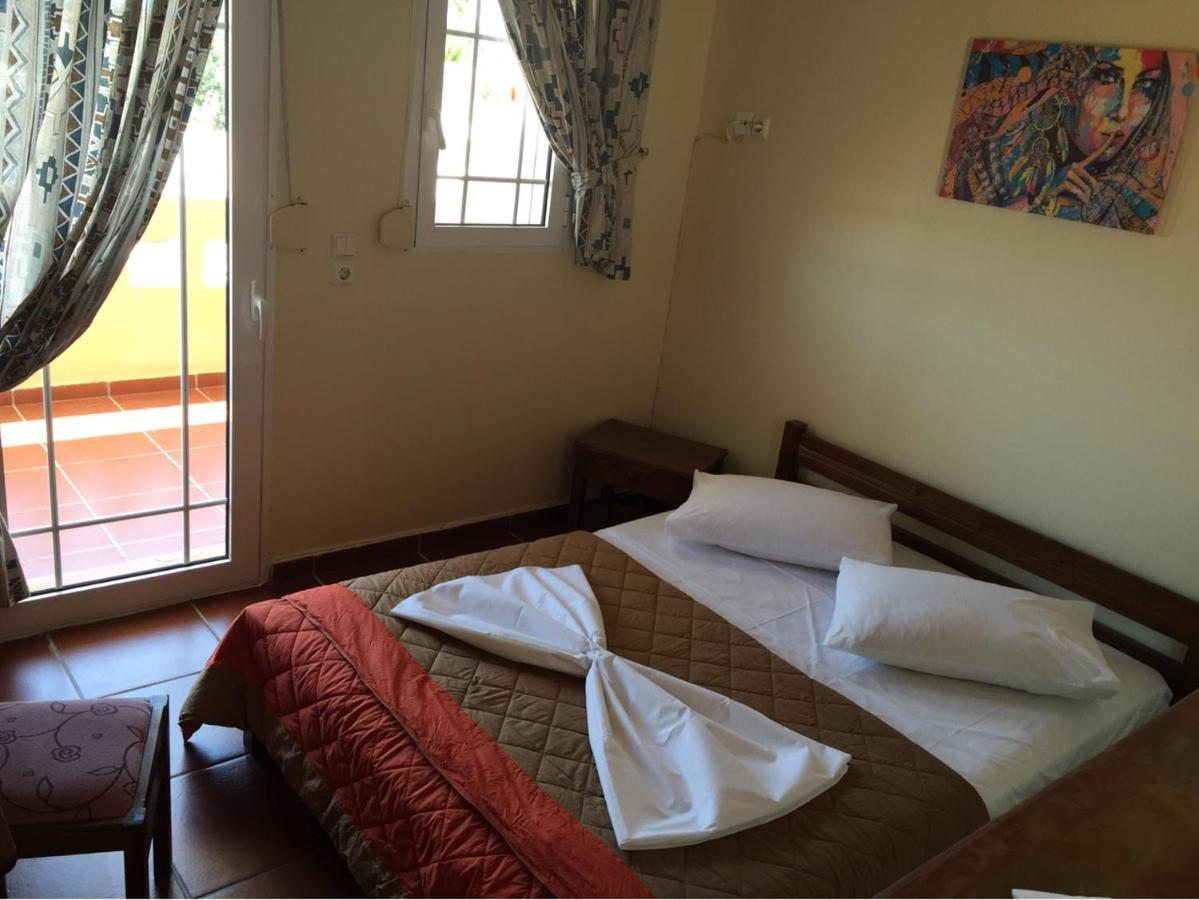 Toulipa Rooms Agia Ermioni Exterior foto